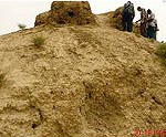 لجنة المسح الجيولوجي والآثاري في زيارة ميدانية لموقع صنّين في الحيرة جنوب النجف